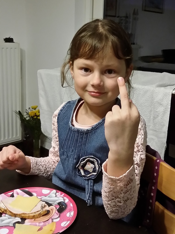 toto se Verunka nauila ve kole
