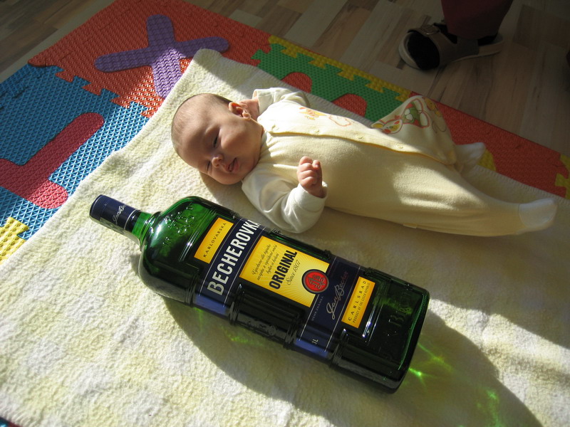Tako, pj mi tu Becherovku? Jup ...